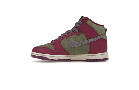 Nike Dunk High Dynamic Berry