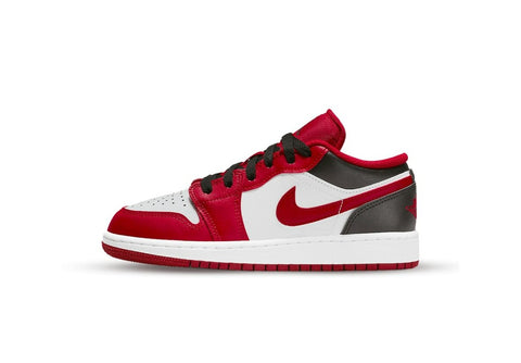 Jordan 1 Low Bulls